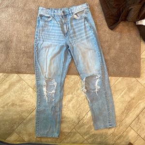 Size 8 American Eagle Straight Leg Ripped Jeans